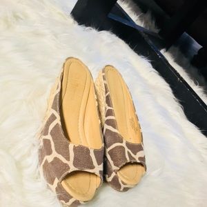 Animal print/Wicker Wedges Gold metallic shimmer.